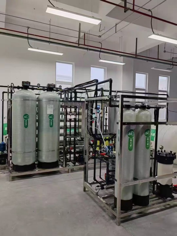 西咸新区 kn-roii-1t-edi 1 吨双级 ro edi 超纯水设备整机安装实景
